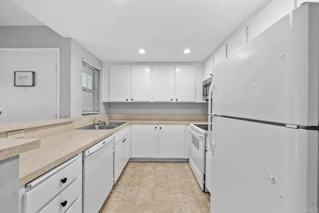 Detail Gallery Image 19 of 39 For 5910 Rancho Mission Rd #37,  San Diego,  CA 92108 - 1 Beds | 1 Baths