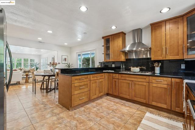 1044 Collier Dr, San Leandro CA: https://media.crmls.org/mediaz/b35ee849-c868-41c3-ad02-a3dc3c5bed06.jpg