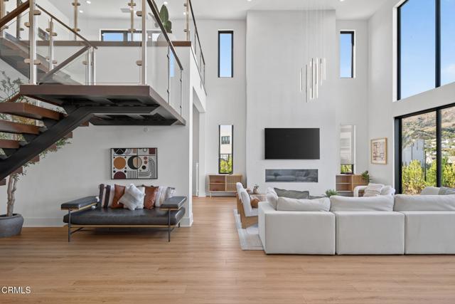 Detail Gallery Image 11 of 77 For 11862 N Hillsborough Ln, Porter Ranch,  CA 91326 - 5 Beds | 5/1 Baths