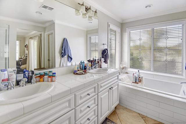7052 Whitewater, Carlsbad CA: https://media.crmls.org/mediaz/b360af6b-0b33-4af1-a73d-723d1badced2.jpg