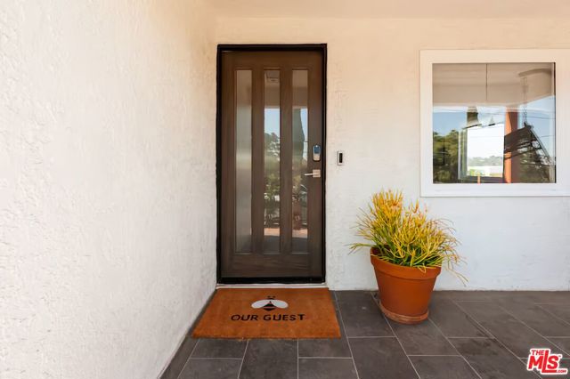 4017 Michigan Avenue, Los Angeles CA: https://media.crmls.org/mediaz/b360b843-e7a8-44de-bd15-2de5d608af2b.jpg