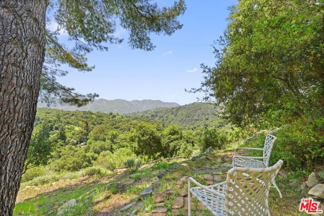 20730 Hillside Drive, Topanga CA: https://media.crmls.org/mediaz/b360ce1e-f71b-452f-a9f6-4452d33da8ac.jpg