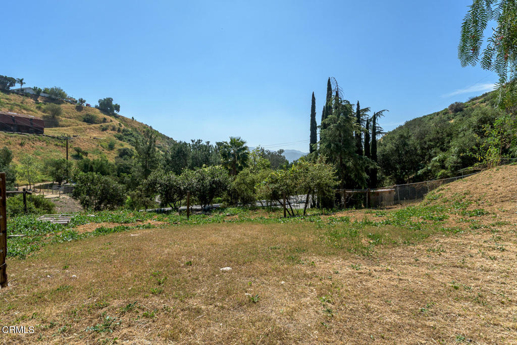 https://media.crmls.org/mediaz/b3619de7-7e5d-4b17-a55f-9d78bfef702c.jpg?preset=X-Large