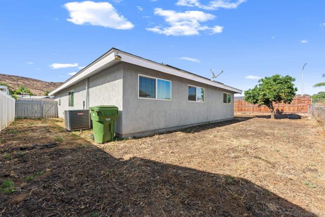 13011 Laurel St, Lakeside CA: https://media.crmls.org/mediaz/b361ce73-e339-4c5a-8ed9-3fa7a03c3b99.jpg