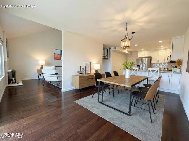 607 Valley Oak Lane, Newbury Park CA: https://media.crmls.org/mediaz/b362fc7d-c055-41c4-8734-d39de90bfc3b.jpg