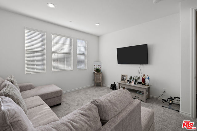 Image 17 of 31 For 6625 Ardmore Court