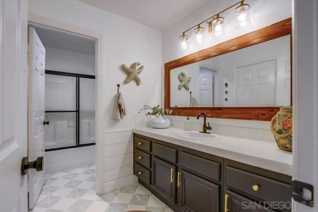 3207 Meadow Side Pl, Escondido CA: https://media.crmls.org/mediaz/b3637000-b903-4503-afdb-89b0af95bce9.jpg