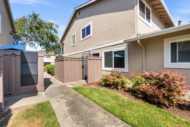 366 San Petra Court, Milpitas CA: https://media.crmls.org/mediaz/b3637add-3eb9-4e13-873b-9db6ef68a929.jpg