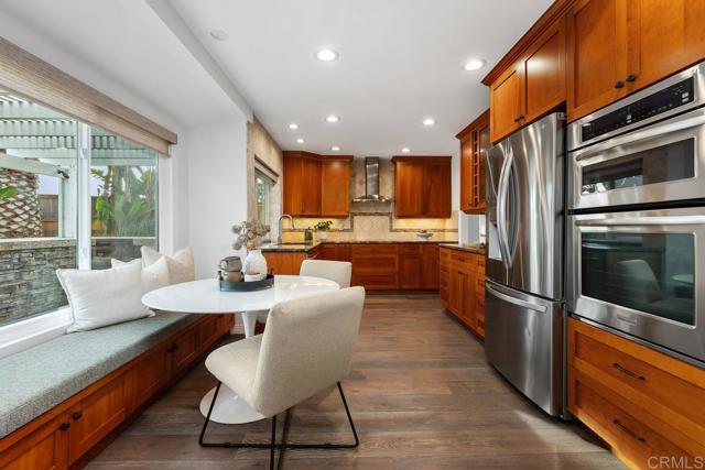 Detail Gallery Image 10 of 48 For 1634 Cottage Glen Ct, Encinitas,  CA 92024 - 4 Beds | 3 Baths