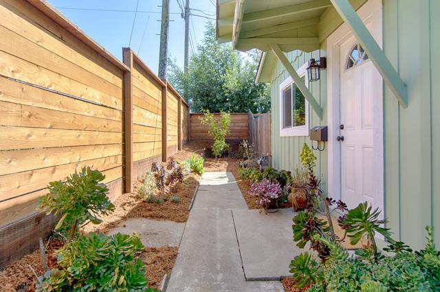311 Mar Vista Avenue, Aptos CA: https://media.crmls.org/mediaz/b365a5f2-f447-4399-aa12-7bc3e62ec728.jpg