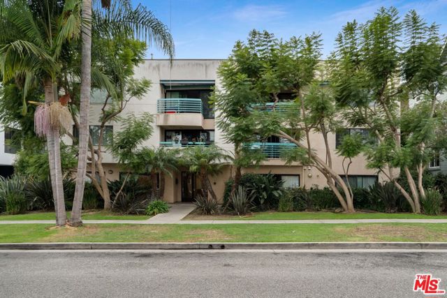 1144 12Th Street Santa Monica, California The property features 20,513 square feet of rentable area and is situated on a 15,013-square foot lot. The 20-unit building is composed of two bachelor/one-bathroom units, four one-bedroom/one-bathroom units, one two-bedroom/one-bathroom unit, three two-bedroom/two-bathroom units and ten three-bedroom/two-bedroom units. The building has been well-maintained and offers on-site parking and laundry facilities for tenants.