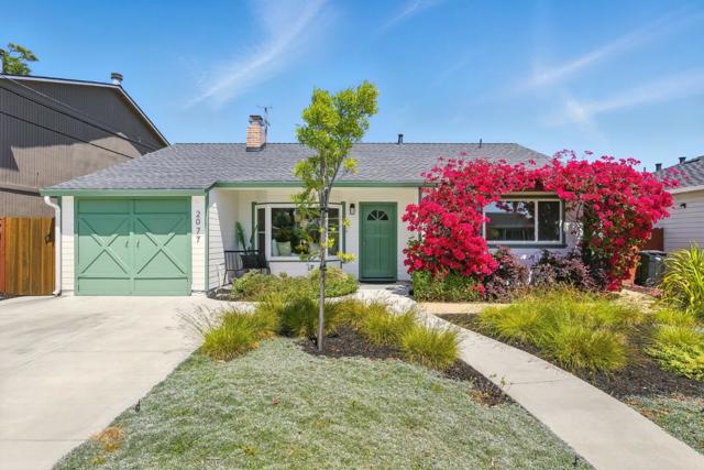 2077 Shoreview Avenue, San Mateo CA: https://media.crmls.org/mediaz/b3660474-aa77-402f-8c82-4371c0bbeb7f.jpg