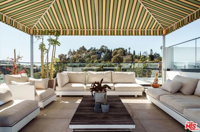 3042 Landa Street, Los Angeles CA: https://media.crmls.org/mediaz/b36671fb-f0f2-42a9-a5d4-23b9a1d6e7e2.jpg