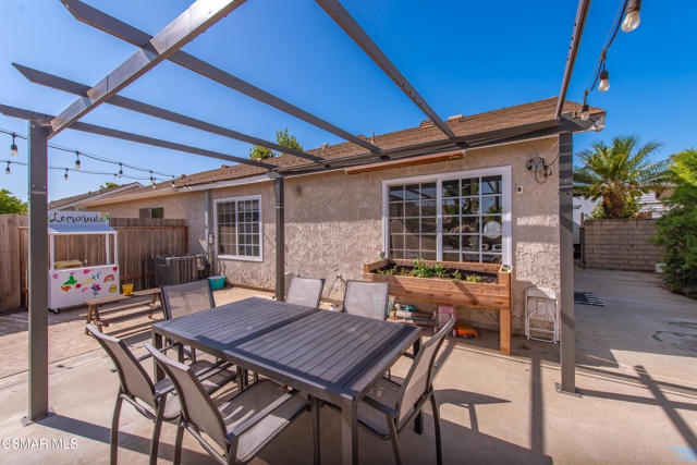 5327 Heather Street, Camarillo CA: https://media.crmls.org/mediaz/b366eb68-ee08-4120-900e-4da5222b94a7.jpg