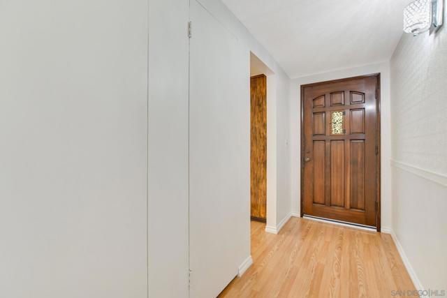11518 205th St, Lakewood CA: https://media.crmls.org/mediaz/b36760f3-53df-438a-b2d9-beeea93a27b9.jpg