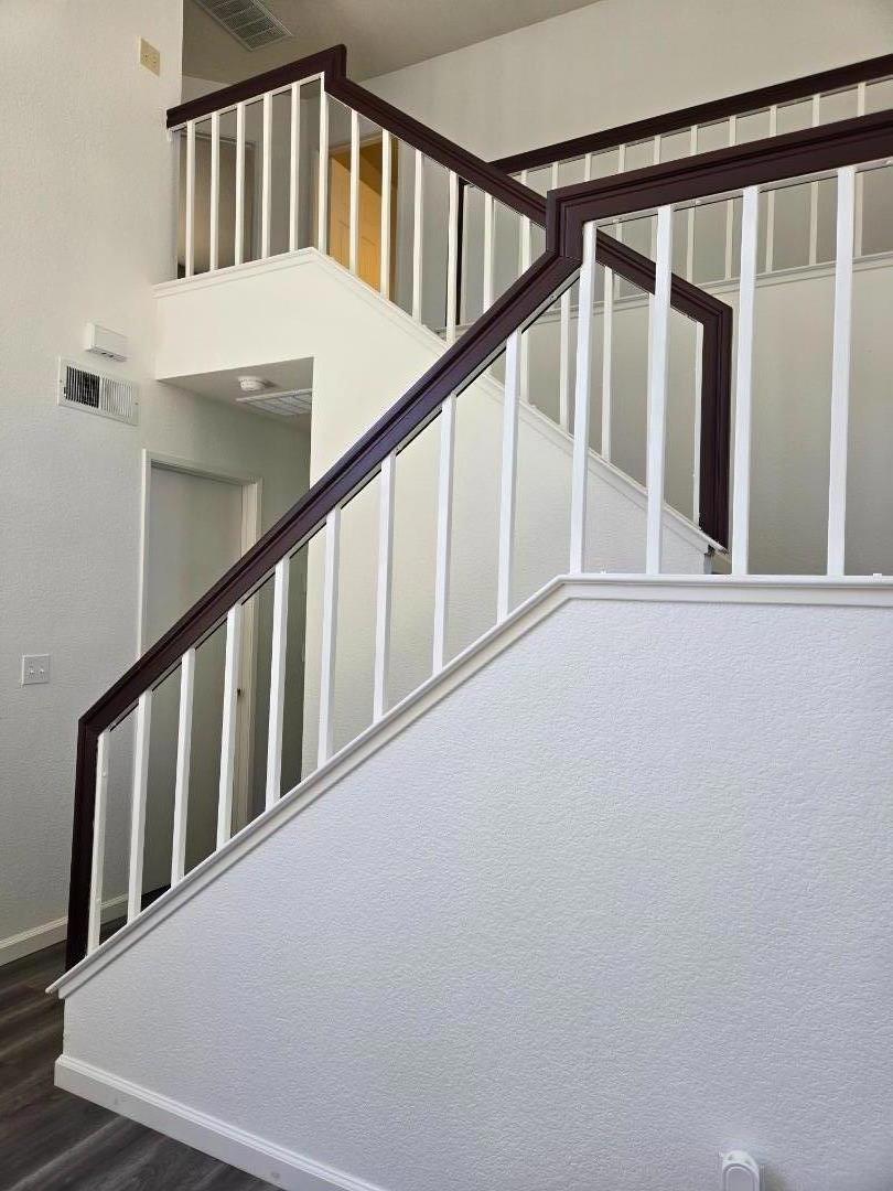 https://media.crmls.org/mediaz/b36782a5-d4d4-4d39-a6f3-8e0638273aa7.jpg?preset=X-Large