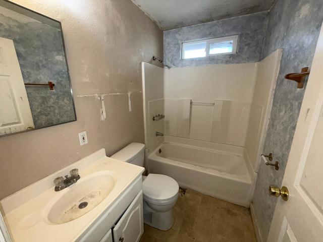 421 Garden Avenue, Monterey CA: https://media.crmls.org/mediaz/b36820f6-7ea0-4a63-92c6-07813ef7a828.jpg