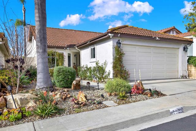 15852 Caminito Cercado, San Diego CA: https://media.crmls.org/mediaz/b36853a6-2e16-4bf7-bc3a-faacb1b33f9f.jpg