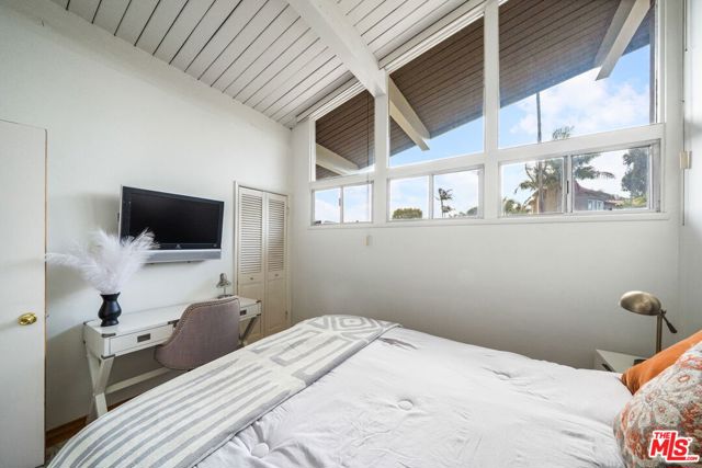 2838 Medill Place, Los Angeles CA: https://media.crmls.org/mediaz/b3685be5-f3f1-4b9f-8e59-bb59013fdd6b.jpg