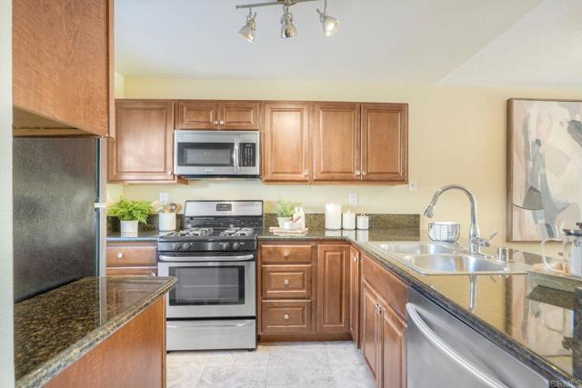 220 S Shorehang Lane, Encinitas CA: https://media.crmls.org/mediaz/b368b39f-9f6e-4d35-9fb2-59447eff110b.jpg