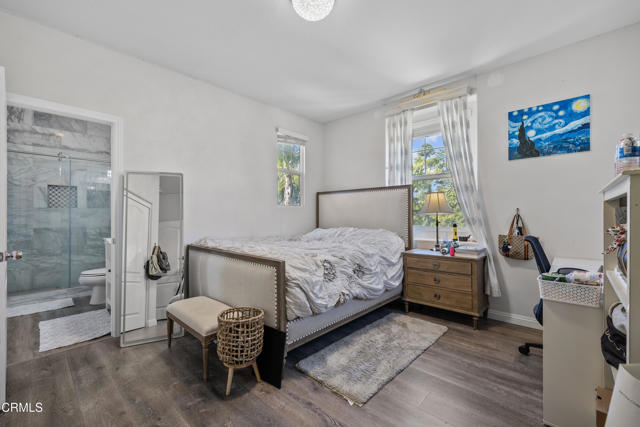 2012 Keltic Lodge Drive, Oxnard CA: https://media.crmls.org/mediaz/b3692528-b141-4819-b5a4-e3d3d12f76ae.jpg