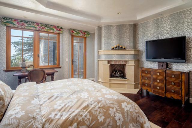 0 Scenic 2 SE of 9th Avenue, Carmel CA: https://media.crmls.org/mediaz/b369fe38-9bda-4cb3-a0e0-0ec4b8f11fe5.jpg