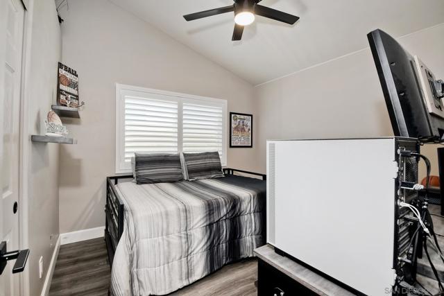 3358 Lake Circle Dr, Fallbrook CA: https://media.crmls.org/mediaz/b36a5791-dca9-4106-8672-b0e276f54514.jpg