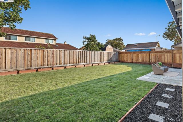 3270 Santa Sophia Way, Union City CA: https://media.crmls.org/mediaz/b36b25ae-5999-498d-9f02-fc29810721f3.jpg