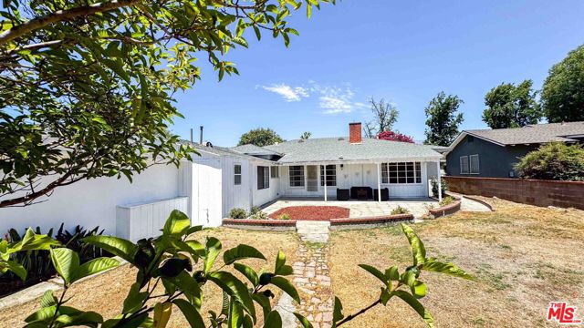565 W El Morado Court, Ontario CA: https://media.crmls.org/mediaz/b36b2d2f-2fd2-4c97-be2a-18d4e4eee293.jpg