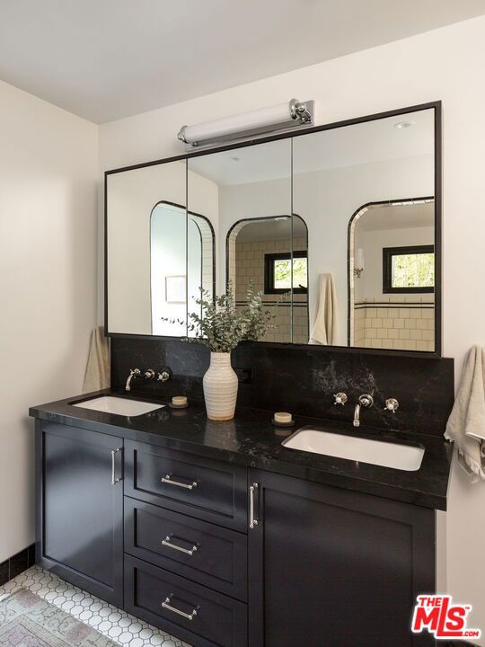 5692 Holly Oak Drive, Los Angeles CA: https://media.crmls.org/mediaz/b36c1ea5-7b17-4ffc-9a0a-0ea15b7d6453.jpg