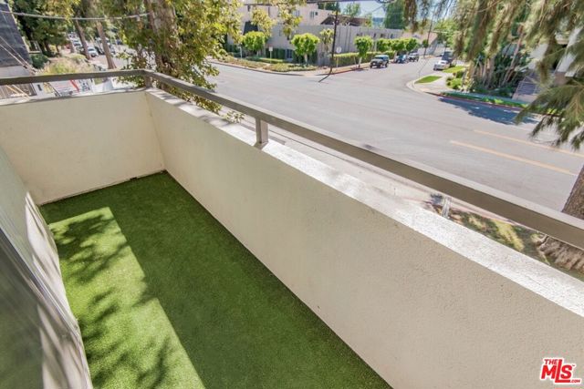 4702 Fulton Avenue, Sherman Oaks CA: https://media.crmls.org/mediaz/b36cef2d-0499-4dec-a528-d17c80eee773.jpg