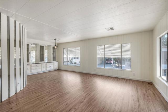 Detail Gallery Image 8 of 31 For 2130 Sunset Dr #134,  Vista,  CA 92081 - 2 Beds | 2 Baths