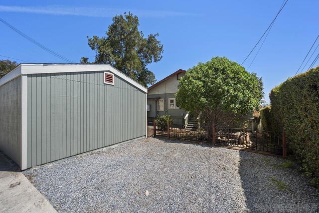 1821 25 Cypress Ave, San Diego CA: https://media.crmls.org/mediaz/b36d4ca0-f3d5-4ca0-9c2f-af8763b1050e.jpg