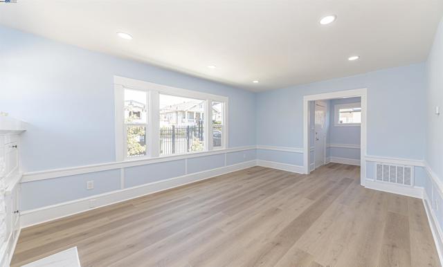 4015 SAN JUAN ST, Oakland CA: https://media.crmls.org/mediaz/b36de819-bcbc-423f-8623-a904a7207653.jpg