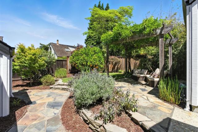 148 Promethean Way, Mountain View CA: https://media.crmls.org/mediaz/b36f0ce7-de60-4a6b-a1a8-4c0e74dbc50f.jpg