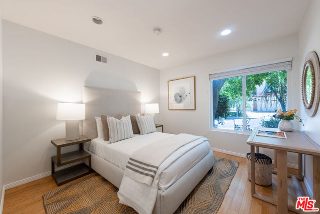 8919 Moorcroft Avenue, West Hills CA: https://media.crmls.org/mediaz/b36f5e23-6720-4901-a2fa-1c710acfdcdd.jpg