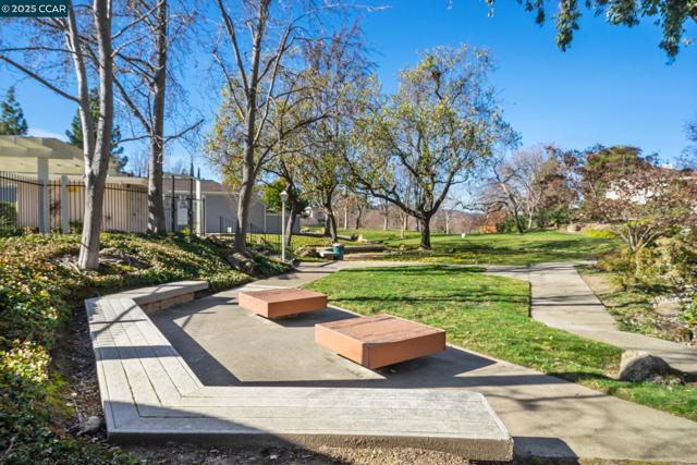 1560 Gilboa Dr, Walnut Creek CA: https://media.crmls.org/mediaz/b36f7bf2-cc33-4bc0-9008-dc752ceb88ba.jpg