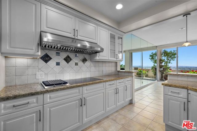 1333 S Beverly Glen Boulevard, Los Angeles CA: https://media.crmls.org/mediaz/b36f8da5-907b-4bc8-ae3b-d41e168d9d17.jpg