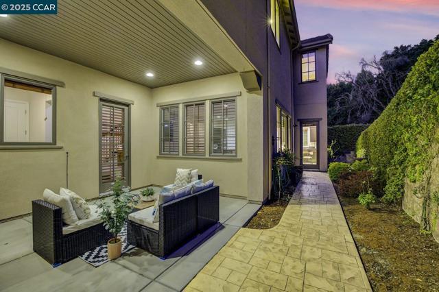 131 Wittenham Ct, San Ramon CA: https://media.crmls.org/mediaz/b3702217-4dd3-4106-b5b7-b1e7022e29a8.jpg