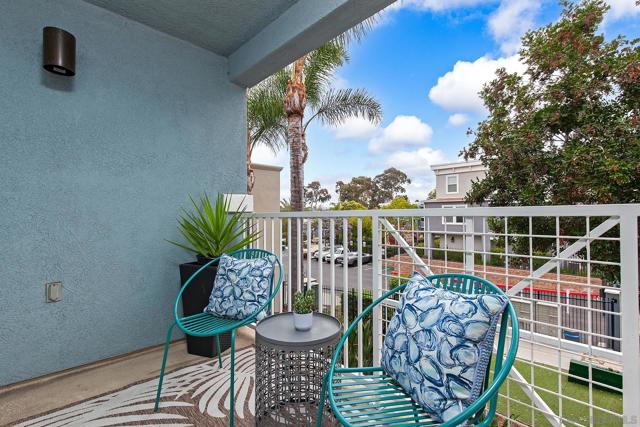 3528 Shoreline Bluff Ln, San Diego CA: https://media.crmls.org/mediaz/b37043a6-8ec5-4109-99ae-75c010a4994f.jpg