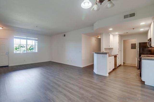 1875 Baudouin Pl, Chula Vista CA: https://media.crmls.org/mediaz/b370c584-78c1-41b4-b513-d3c224e527d7.jpg