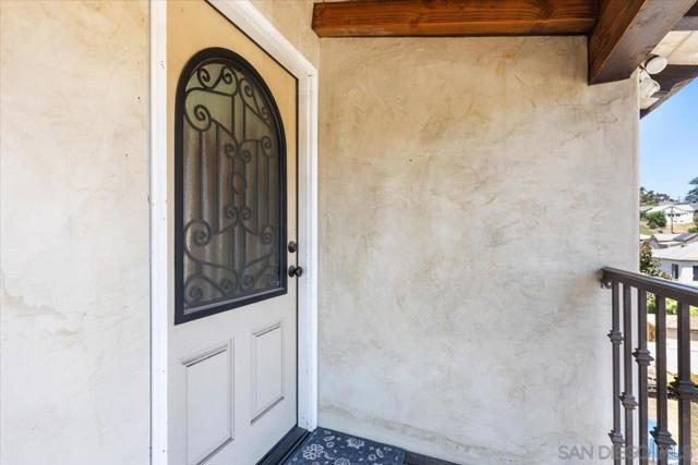 2832 34 K St, San Diego CA: https://media.crmls.org/mediaz/b3715fbb-5e92-424d-ae71-f02b55d055d1.jpg