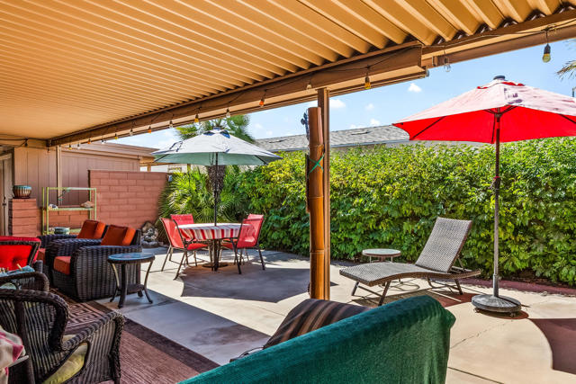 39231 Hidden Water Place, Palm Desert CA: https://media.crmls.org/mediaz/b371ce44-8e6b-41c1-9baa-b4c47e03f1c2.jpg