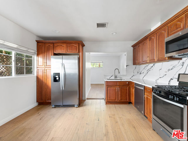 1652 Talmadge Street, Los Angeles CA: https://media.crmls.org/mediaz/b372be29-860a-4aeb-9a3f-9eb10eac9a09.jpg