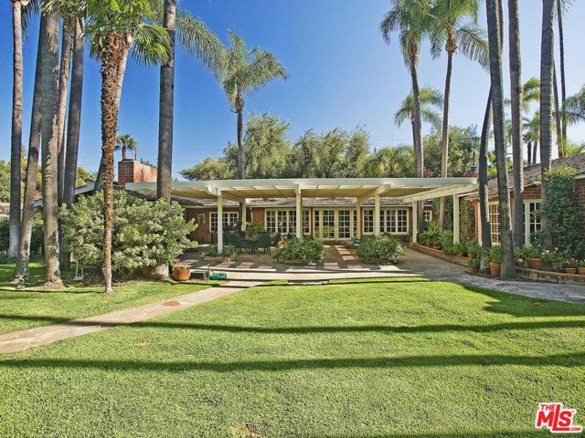 17545 Parthenia Street, Sherwood Forest CA: https://media.crmls.org/mediaz/b3730247-9555-4851-b63e-d9cc0f6f62ac.jpg