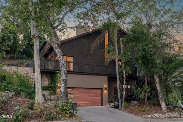 1726 La Loma Road, Pasadena CA: https://media.crmls.org/mediaz/b373f2a5-3850-42ed-b494-30f08c846c62.jpg