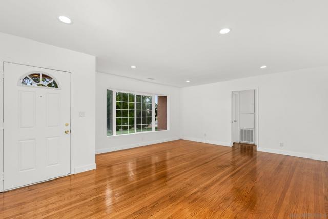614 Fifth Ave, Chula Vista CA: https://media.crmls.org/mediaz/b373f8b9-d6f8-4685-93af-c0d54890a3ed.jpg
