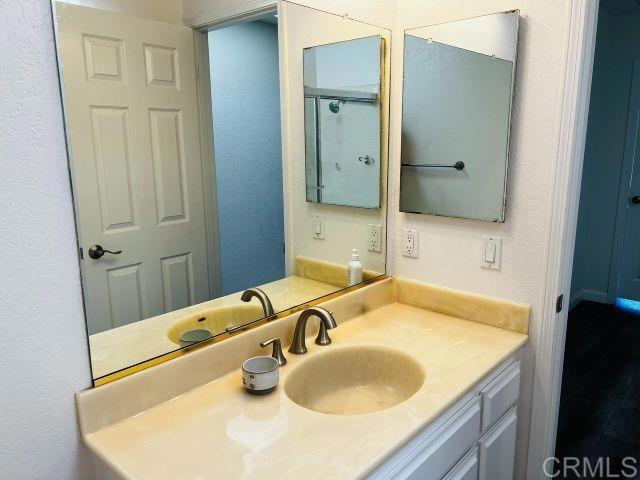 2520 Navarra Drive, Carlsbad CA: https://media.crmls.org/mediaz/b3745df5-e4df-4651-8902-9d16341234a0.jpg