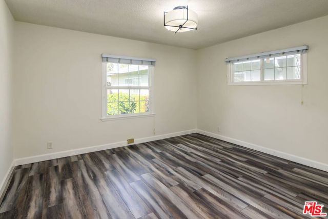 5332 Goodland Avenue, Valley Village CA: https://media.crmls.org/mediaz/b3749a23-f4f1-4697-9ff3-9f2d8be791ee.jpg