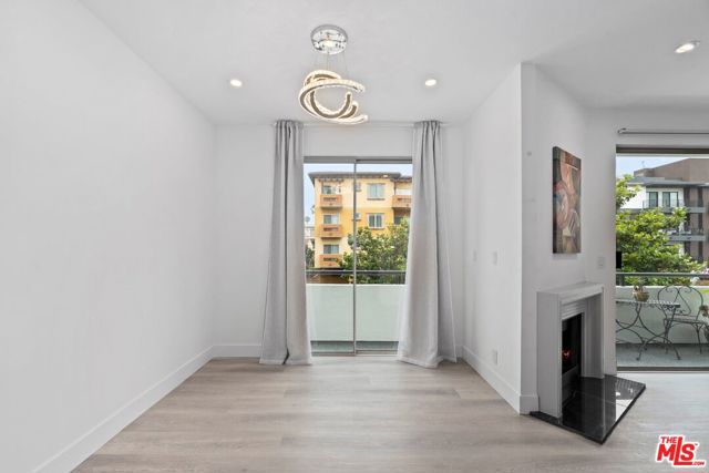 1136 S Shenandoah Street, Los Angeles CA: https://media.crmls.org/mediaz/b374c77d-409d-45ed-9f07-6eda1812d59f.jpg